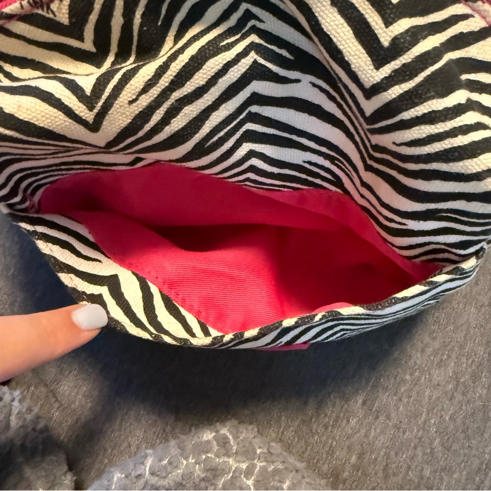 EUC VS Pink makeup bag - Picture 5 of 6